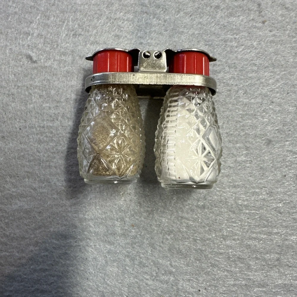 1940s - 1950s Vintage Mini Picnic  salt  Pepper Set With Red Caps 1930's